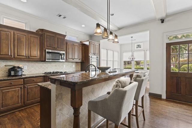 1458 Hedgewood Lane NW, Kennesaw, GA 30152