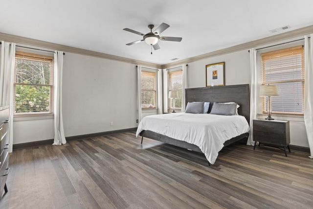 1458 Hedgewood Lane NW, Kennesaw, GA 30152