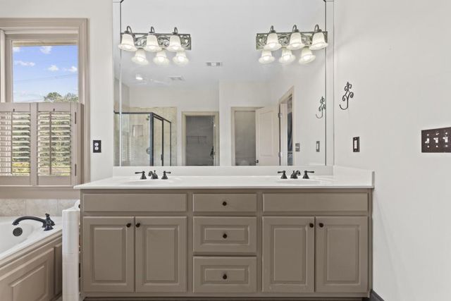 1458 Hedgewood Lane NW, Kennesaw, GA 30152