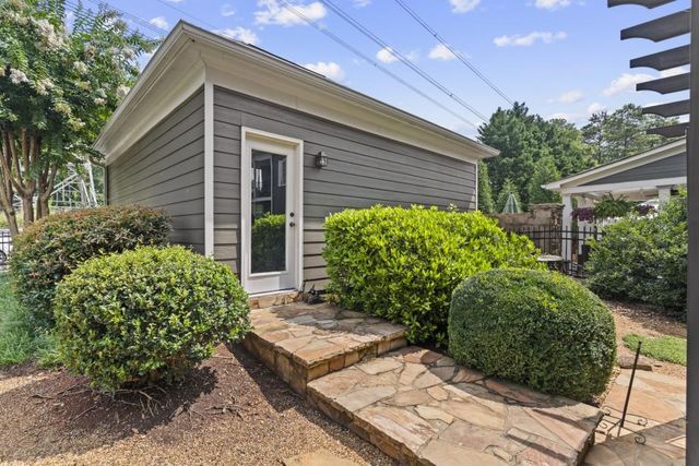 1458 Hedgewood Lane NW, Kennesaw, GA 30152