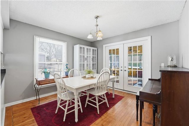 511 E Sheridan Street, Olathe, KS 66061