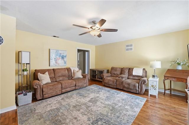 511 E Sheridan Street, Olathe, KS 66061