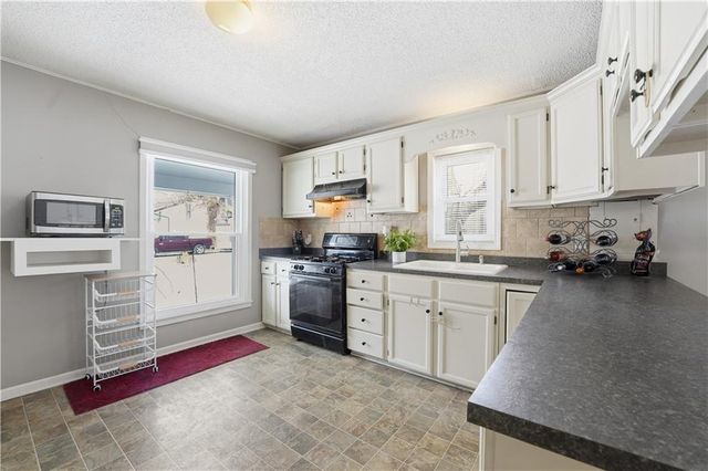 511 E Sheridan Street, Olathe, KS 66061