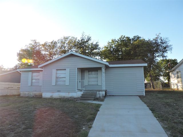 1513 Skyline Drive, River Oaks, TX 76114