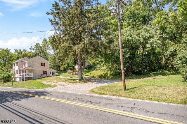 77 Swartswood Rd, Newton Town, NJ 07860