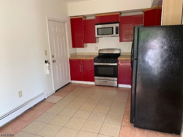 77 Swartswood Rd, Newton Town, NJ 07860