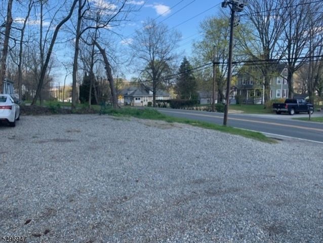 77 Swartswood Rd, Newton Town, NJ 07860