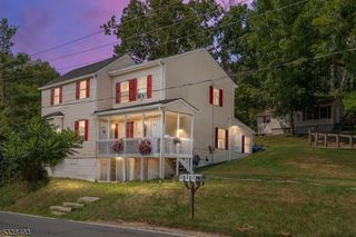 77 Swartswood Rd, Newton Town, NJ 07860