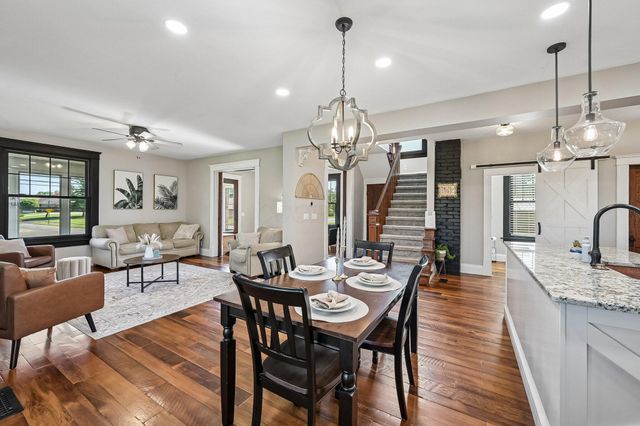 319 W Main Street W, Ashville, OH 43103