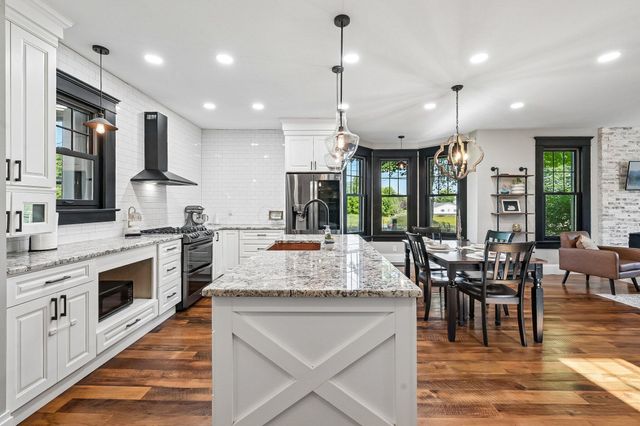 319 W Main Street W, Ashville, OH 43103