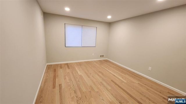 121 Broadway, Cresskill, NJ 07626