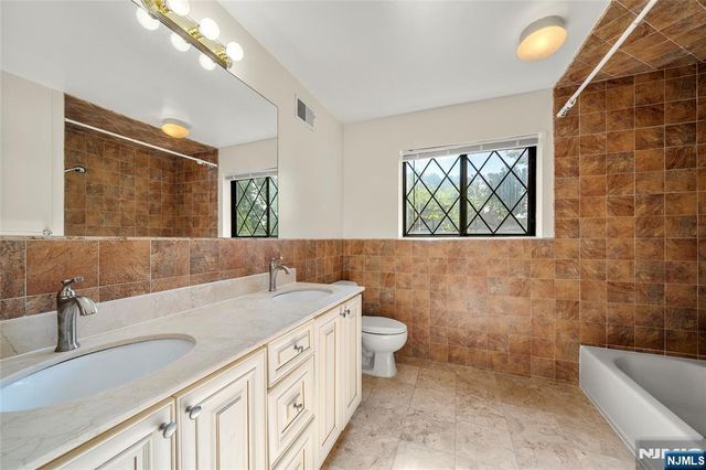 121 Broadway, Cresskill, NJ 07626