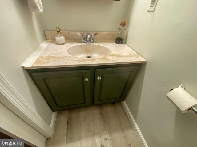 15 LETTI DR, Elizabethtown, PA 17022