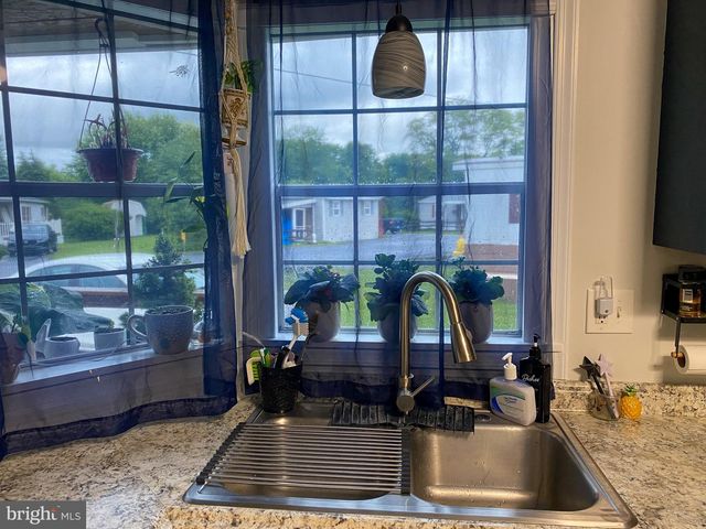 15 LETTI DR, Elizabethtown, PA 17022