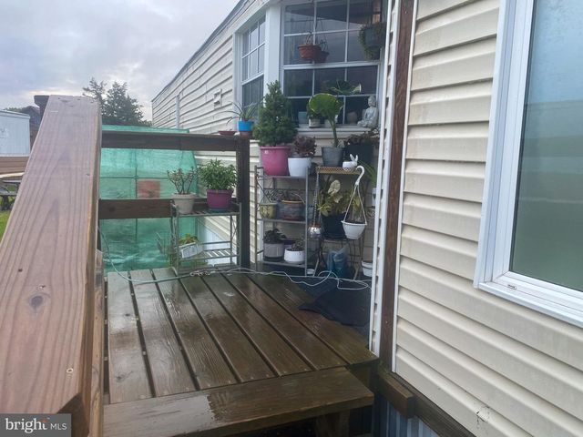 15 LETTI DR, Elizabethtown, PA 17022