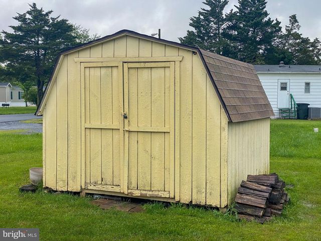 15 LETTI DR, Elizabethtown, PA 17022