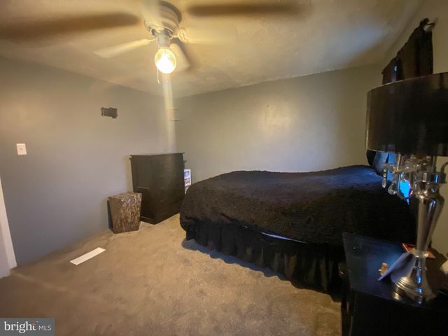 15 LETTI DR, Elizabethtown, PA 17022