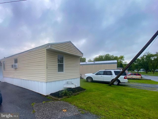 15 LETTI DR, Elizabethtown, PA 17022