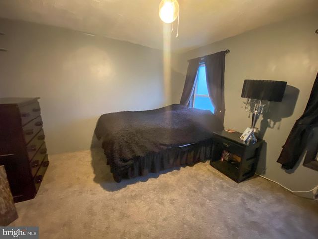 15 LETTI DR, Elizabethtown, PA 17022