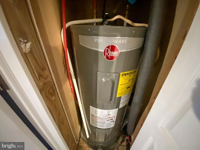 15 LETTI DR, Elizabethtown, PA 17022