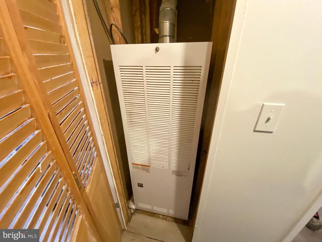 15 LETTI DR, Elizabethtown, PA 17022