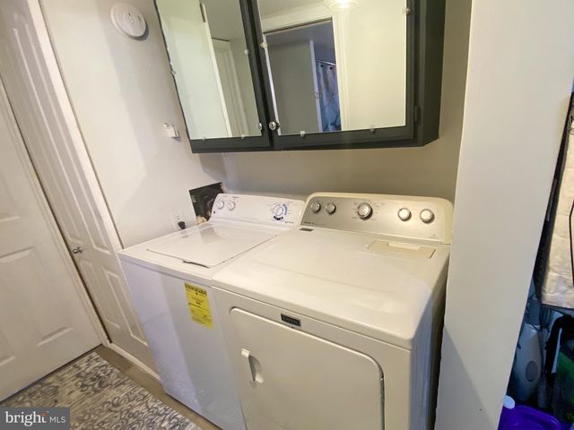 15 LETTI DR, Elizabethtown, PA 17022