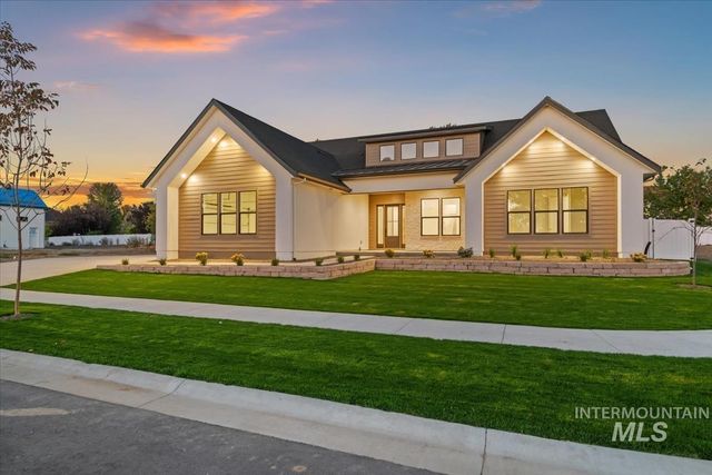 196 N Timber Wolf Pl, Eagle, ID 83616