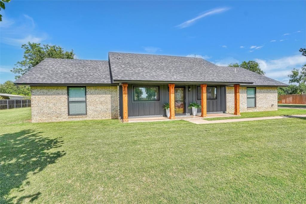 20426 E County Road 1567, Altus, OK 73521