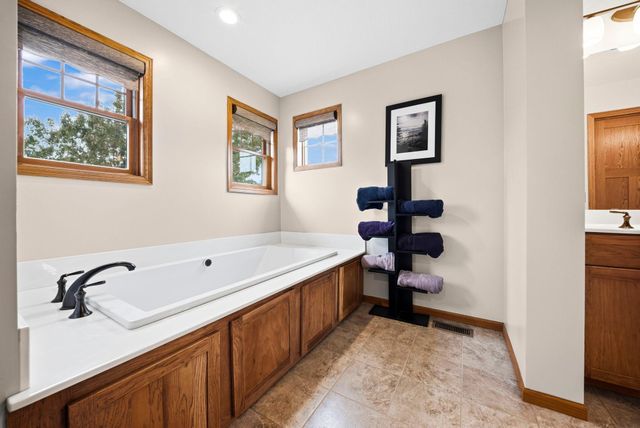 3486 Crosslough Trail, Rosemount, MN 55068