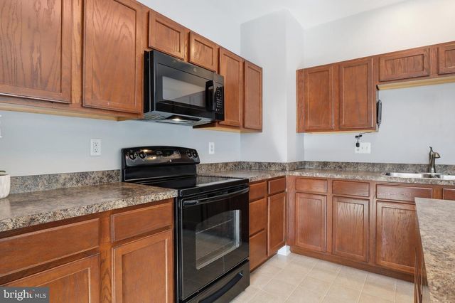 2164 GOLDEN EAGLE DR, York, PA 17408