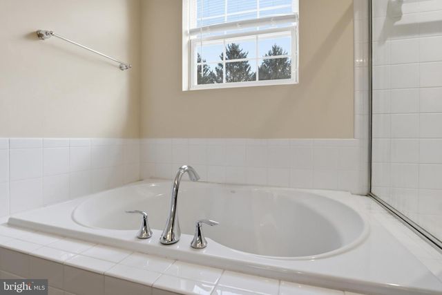 2164 GOLDEN EAGLE DR, York, PA 17408