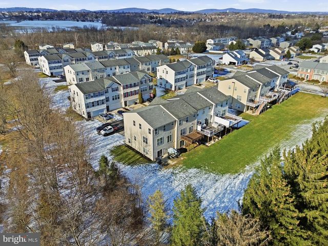 2164 GOLDEN EAGLE DR, York, PA 17408