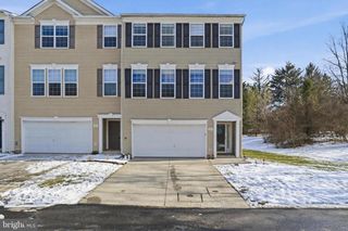 2164 GOLDEN EAGLE DR, York, PA 17408