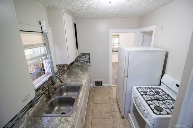 15340 Evanston Street, Detroit, MI 48224