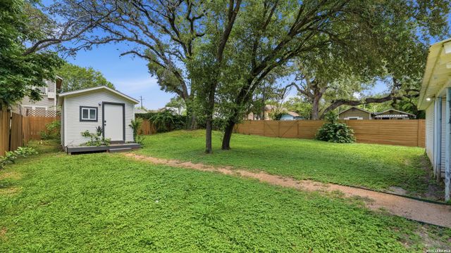 321 E Mistletoe, San Antonio, TX 78212