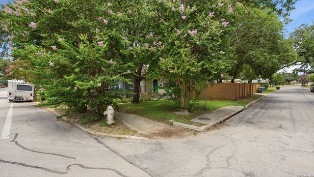 321 E Mistletoe, San Antonio, TX 78212
