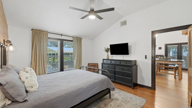 321 E Mistletoe, San Antonio, TX 78212