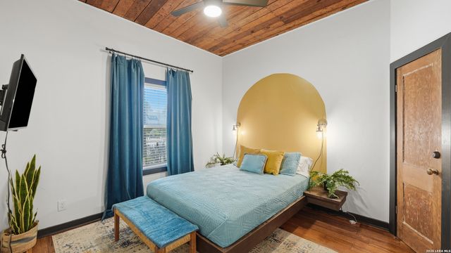 321 E Mistletoe, San Antonio, TX 78212