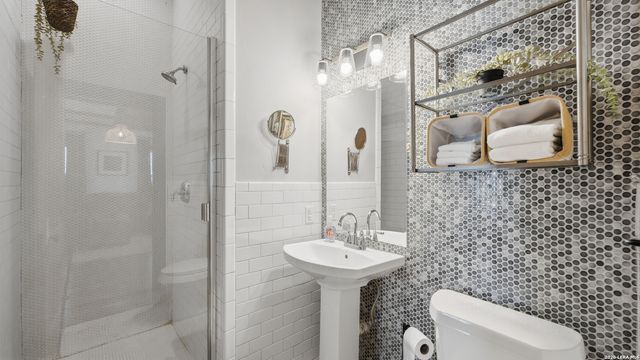 321 E Mistletoe, San Antonio, TX 78212