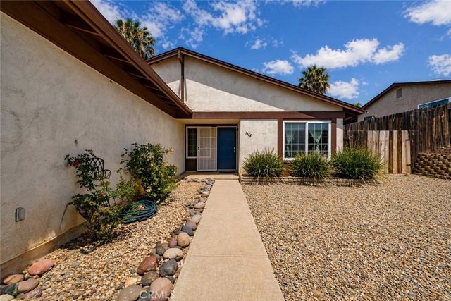 1458 Kent, Escondido, CA 92027