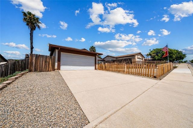 1458 Kent, Escondido, CA 92027