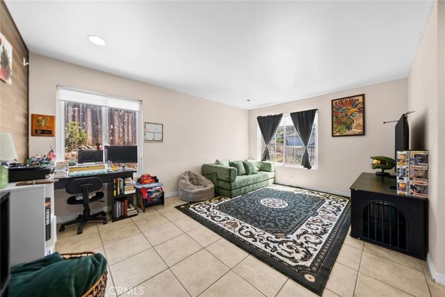 1458 Kent, Escondido, CA 92027