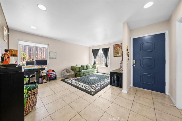 1458 Kent, Escondido, CA 92027