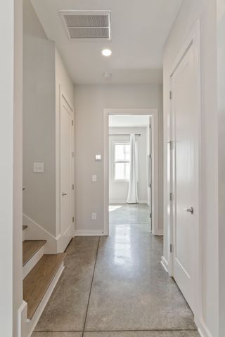 1020 Treaty Oaks Dr, Nashville, TN 37209