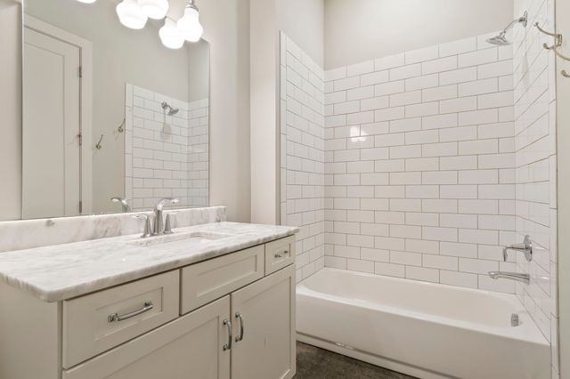 1020 Treaty Oaks Dr, Nashville, TN 37209