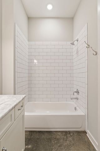 1020 Treaty Oaks Dr, Nashville, TN 37209