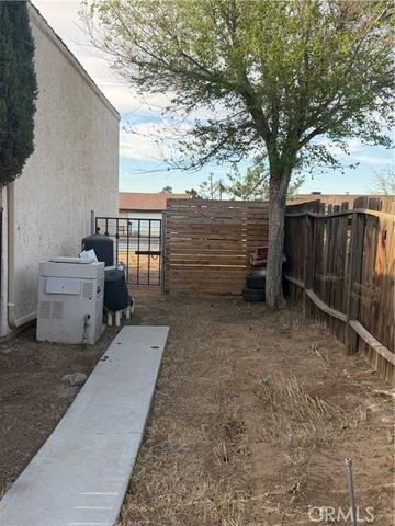 21011 Teton, Apple Valley, CA 92308