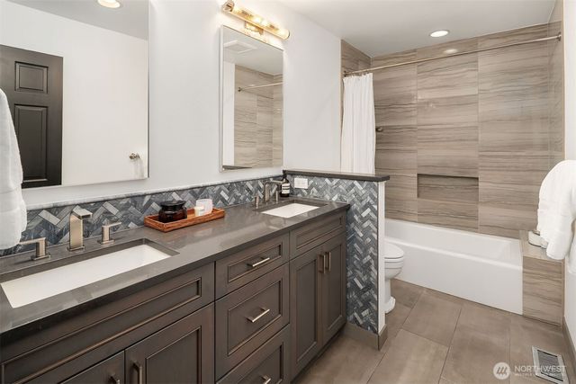 1601 Evergreen Point Road, Medina, WA 98039