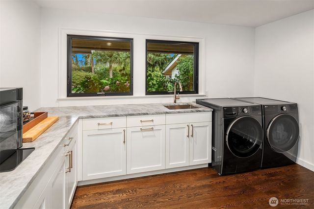 1601 Evergreen Point Road, Medina, WA 98039