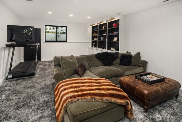 1601 Evergreen Point Road, Medina, WA 98039